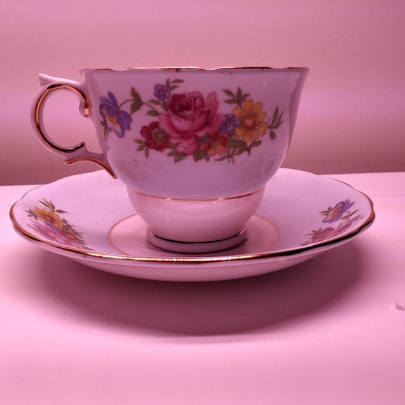 Colclough Tea Cup And Saucer - Picture 1 of 4
